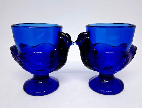 Twee vintage Luminarc eierdopjes, blauw glas