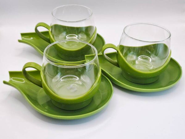 Drie groene Melitta theeglazen met schoteltje