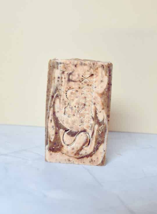 STRAHLENDE KAFFEE-HONIG SEIFE