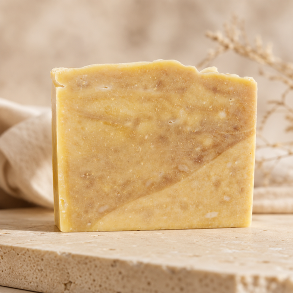 JOHANNISBEEREN, HONIG & SHEABUTTER HANDGEMACHTE NATURSEIFE "Cassis Honig Ritual"
