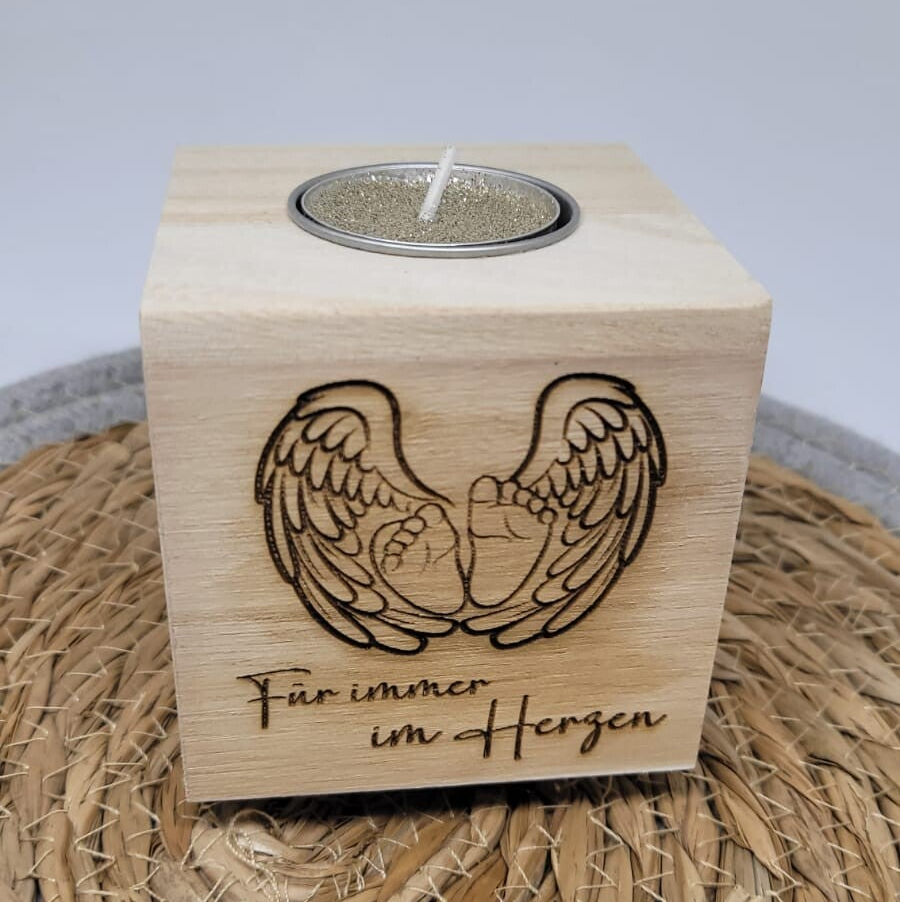 Teelichthalter Erinnerung Sternenkind, Holz mit Gravur Babyfüße & Engelsfüße | Personalisierbar mit Name | Trauergeschenk Gedenklicht