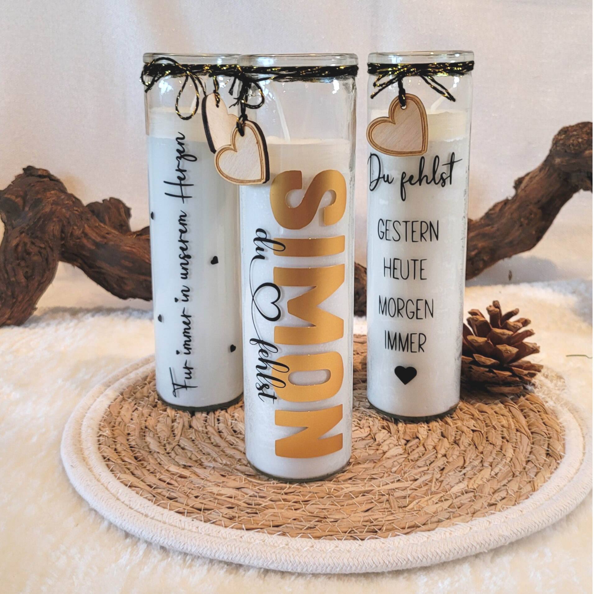 Personalisiertes Erinnerungslicht aus Glas 🕊️💛 | Trauerkerze mit Holzanhänger | Erinnerungskerze aus Glas | Geschenk zur Trauer