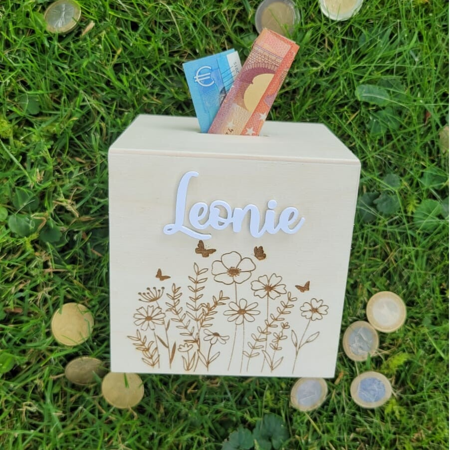 Holz Würfel Spardose / Sparbüchse mit Namen personalisiert