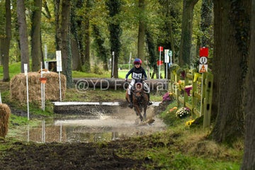 20241019-dsc_7630-standard-lwg440.jpg