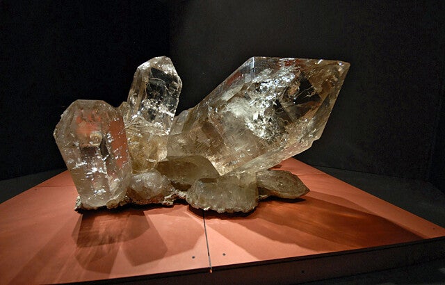 Entstehung der Kristalle & Mineralien, zu sehen im Schweizer Strahler Museum Werner Schmidt im Wallsi