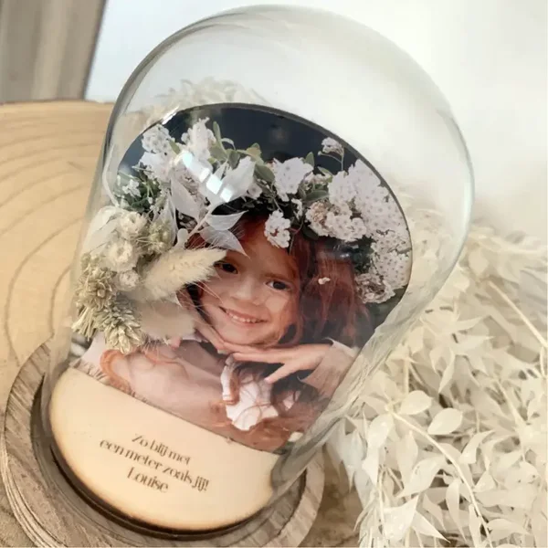 Globe met foto en droogbloemen