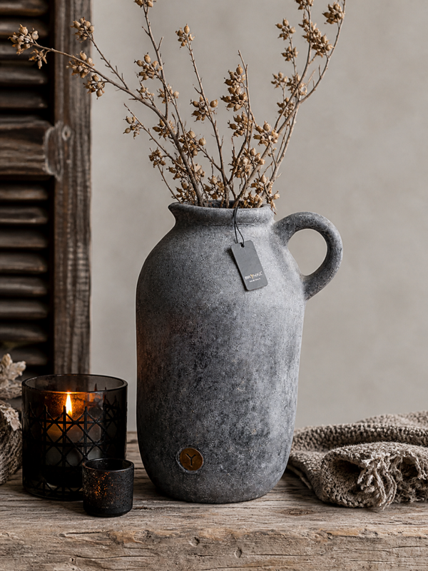 Brynxz Stone Black Kruik 35 cm – Stoere Grijze Vaas met Oor – Landelijke Woonaccessoire