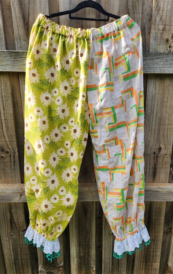 Daisy bloomers