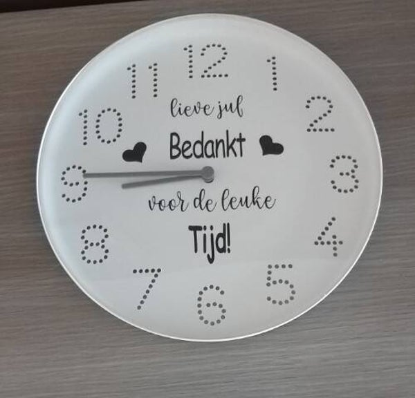Klok "bedankt voor de leuke tijd"