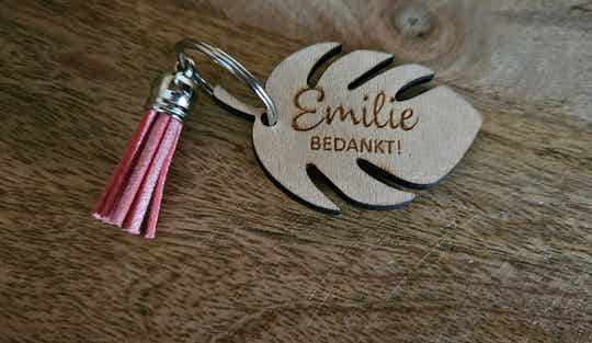 Houten sleutelhanger tropisch blad