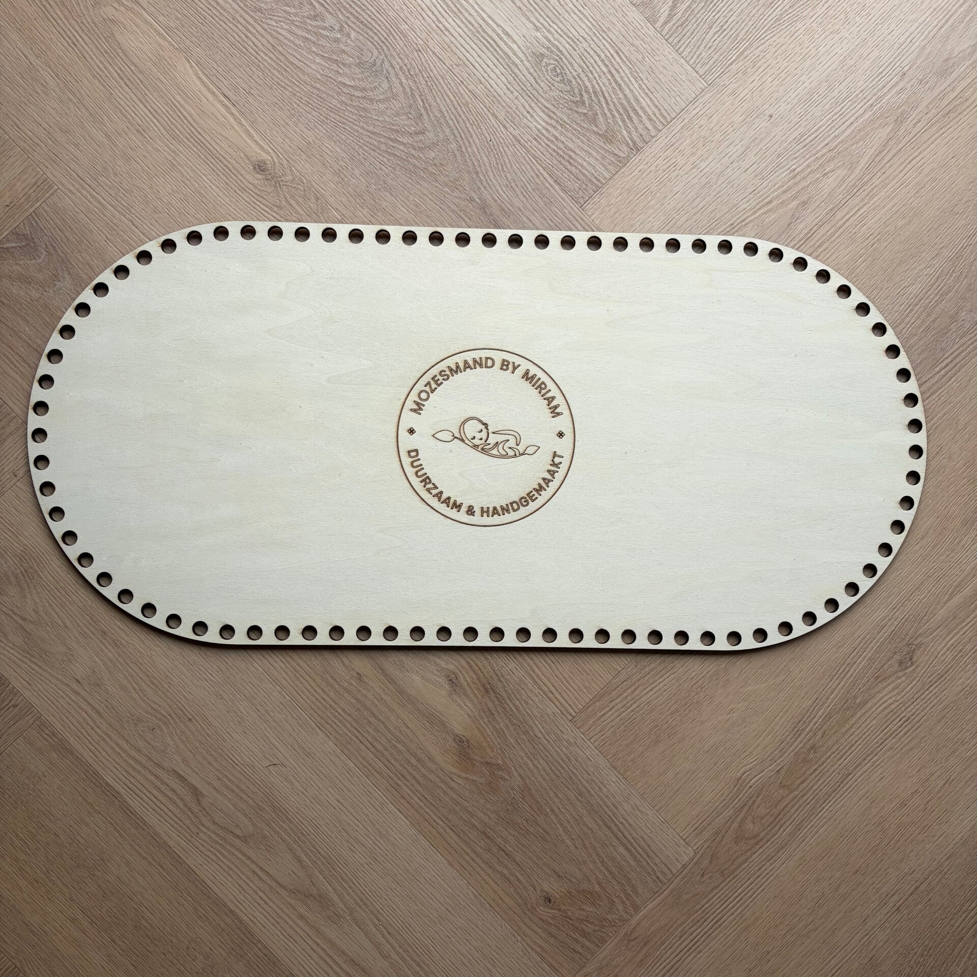 Multiplex Bodem voor Mozesmand by Miriam met 12 mm gaten 75 x 35 cm