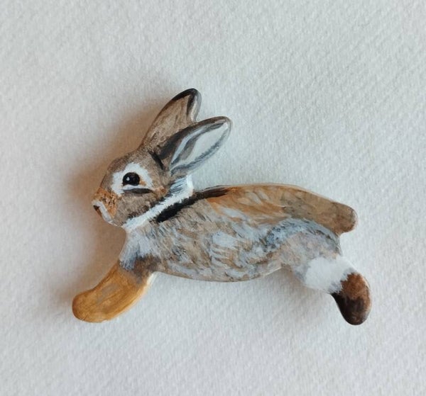 Magnet lapin avec collier blanc