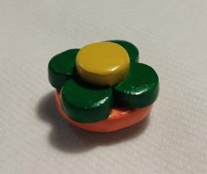 Magnet marguerite 3D verte coeur jaune