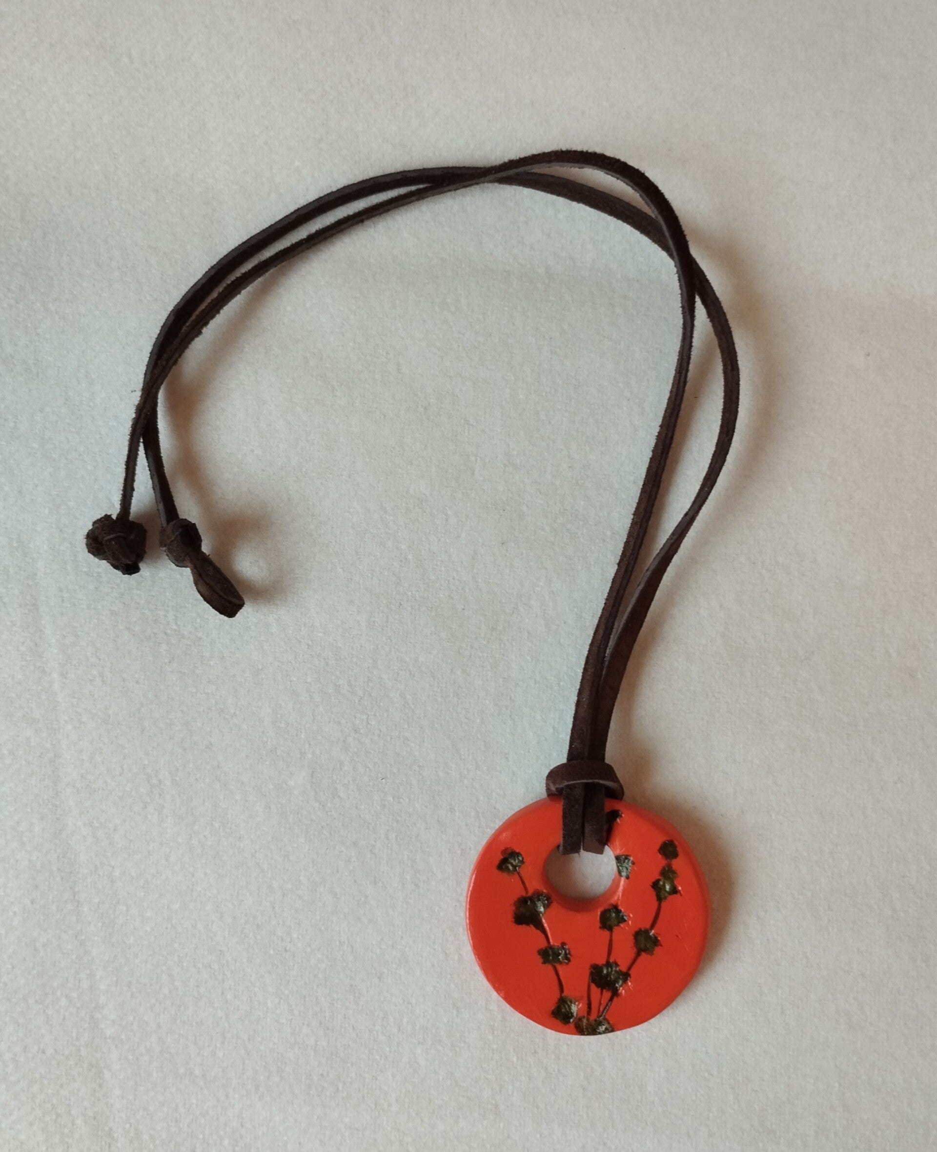 Pendentif argile orange impression lavande