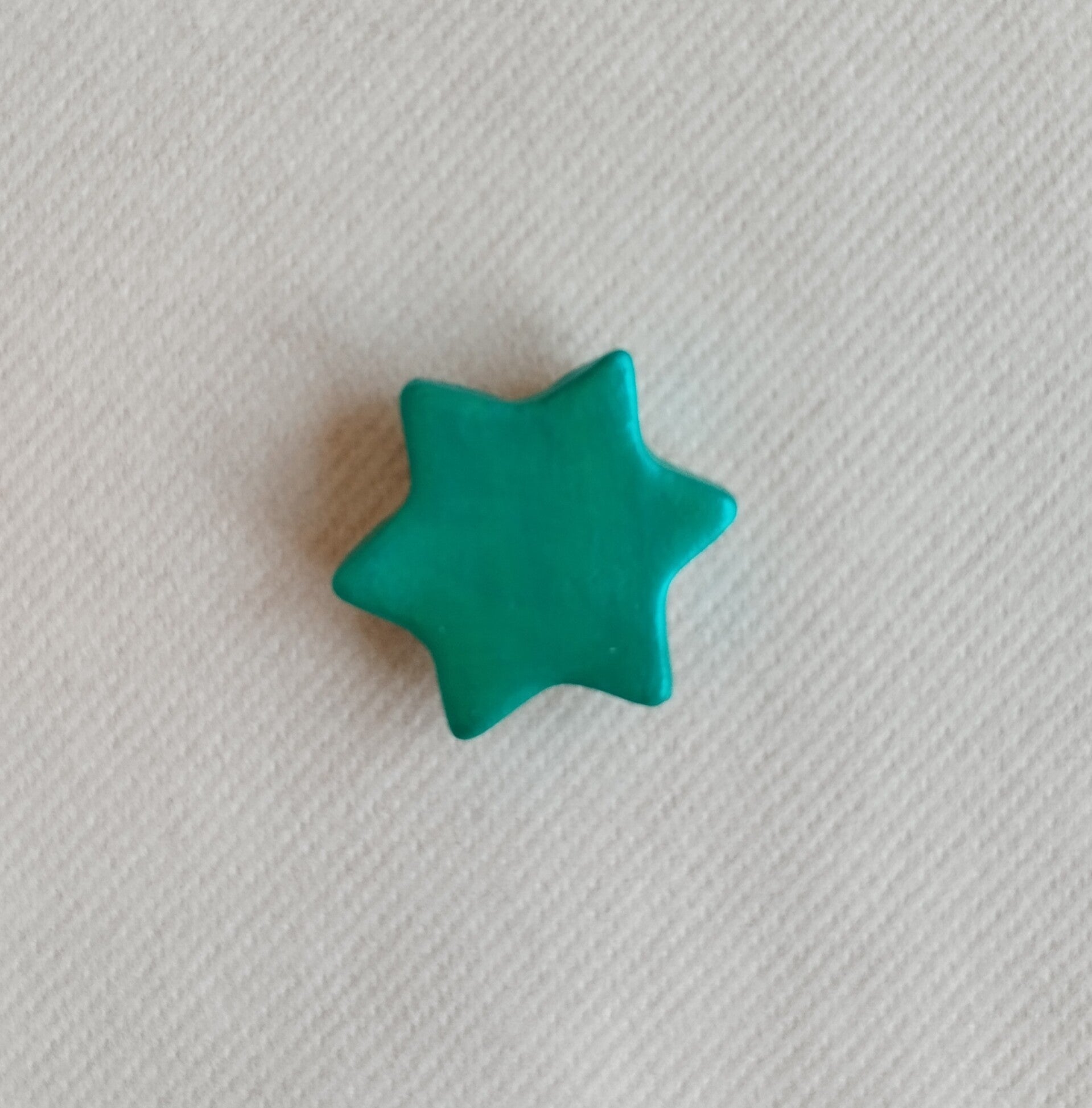Magnet étoile bleu irisé