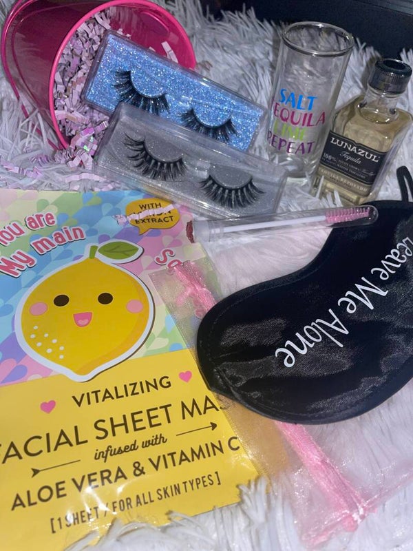 Lash buckets w/shot of liquor