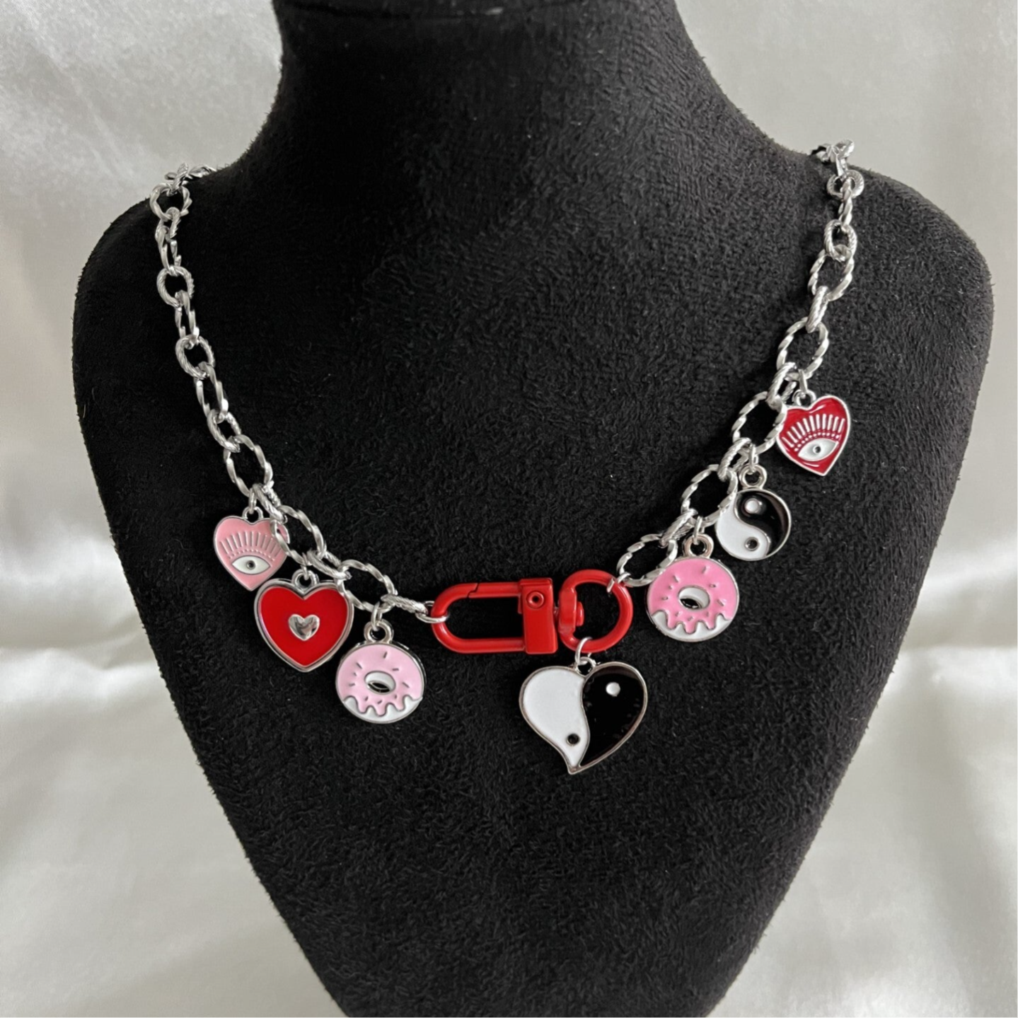 Reddish pink necklace silver