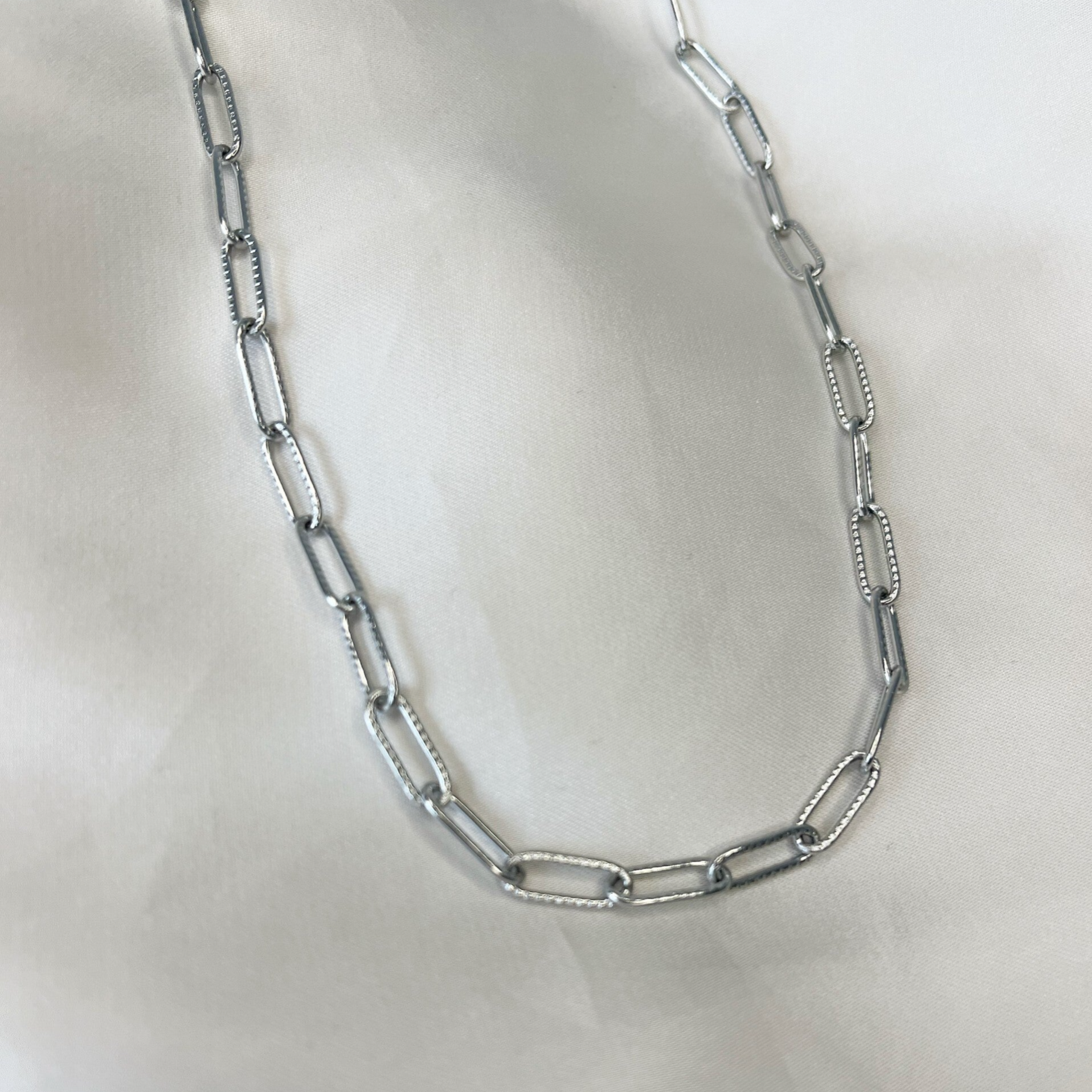 Schakel ketting ovaal reliëf zilver