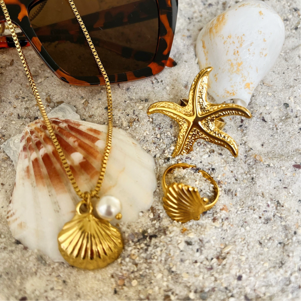 Shell necklace gold