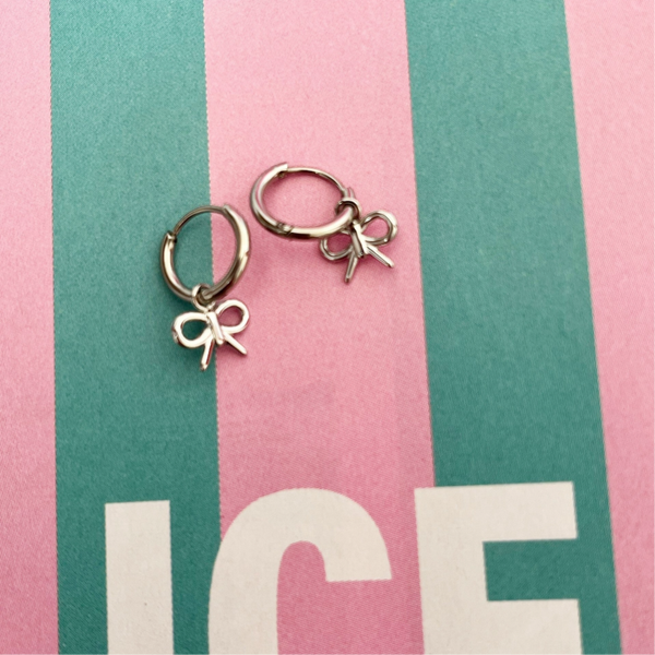 Bow earrings silver