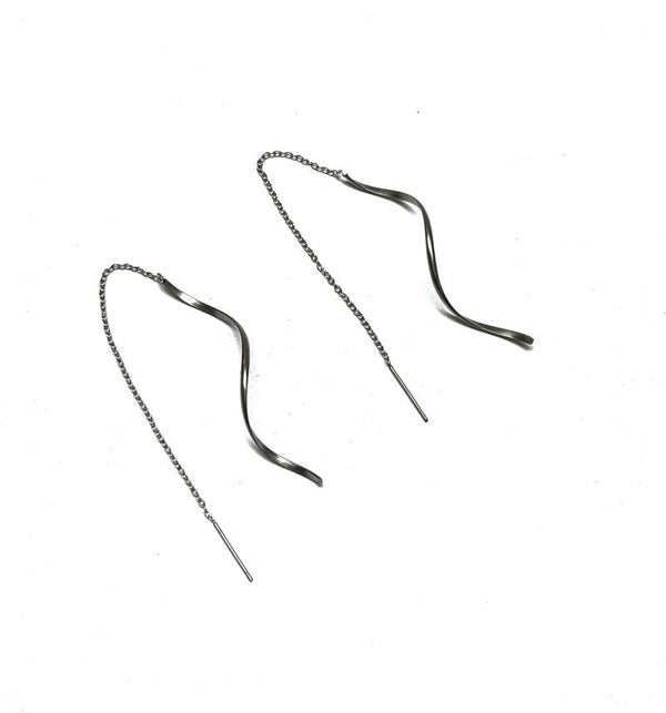 Spiral line earrings silver