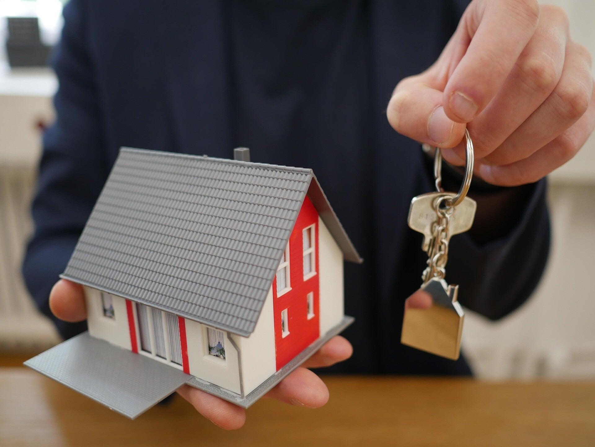 Immobilienmakler Norderstedt, Haus verkaufen Norderstedt, Wohnung vermieten Norderstedt, Immobilienbewertung Norderstedt, Makler für Norderstedt und Umgebung, Kosmos Immobilien Norderstedt, Wertermittlung Immobilie Norderstedt