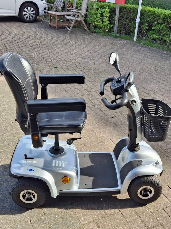 Invacare Leo 4
