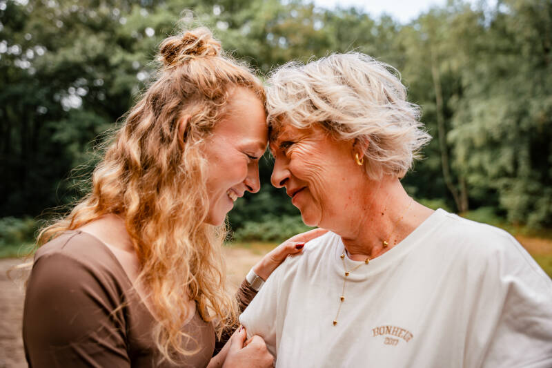 familieshoot-gezin-in-de-natuur.jpg