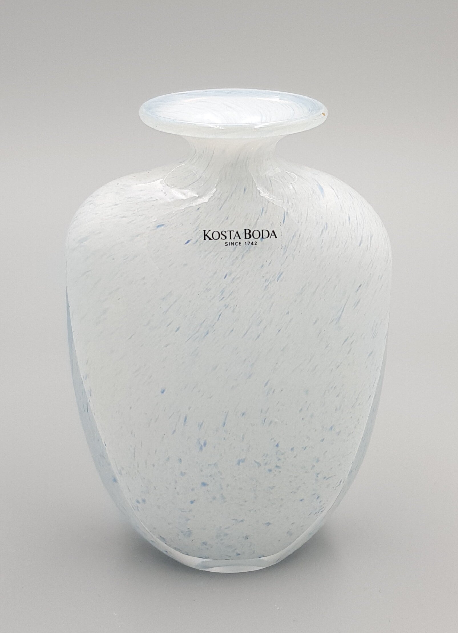 Kjell Engman - Kosta Boda - Swing Vase