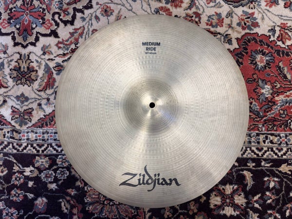 18" Zildjian Avedis Medium Ride