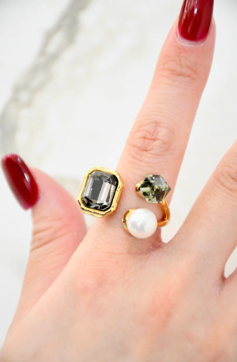 Bague "Elégance" en acier inoxydable, ornée de perle et pierres crystal