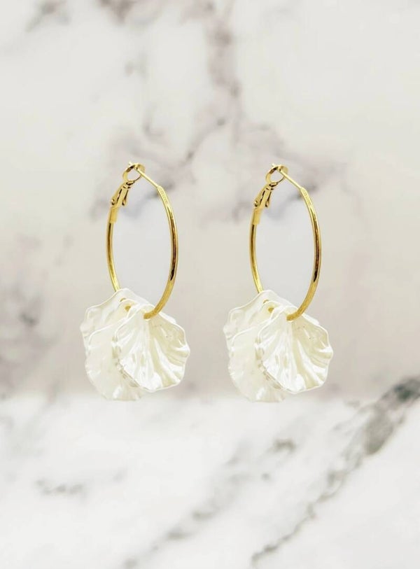 Boucles d'oreilles en acier inoxydables, pétales blanches nacrées