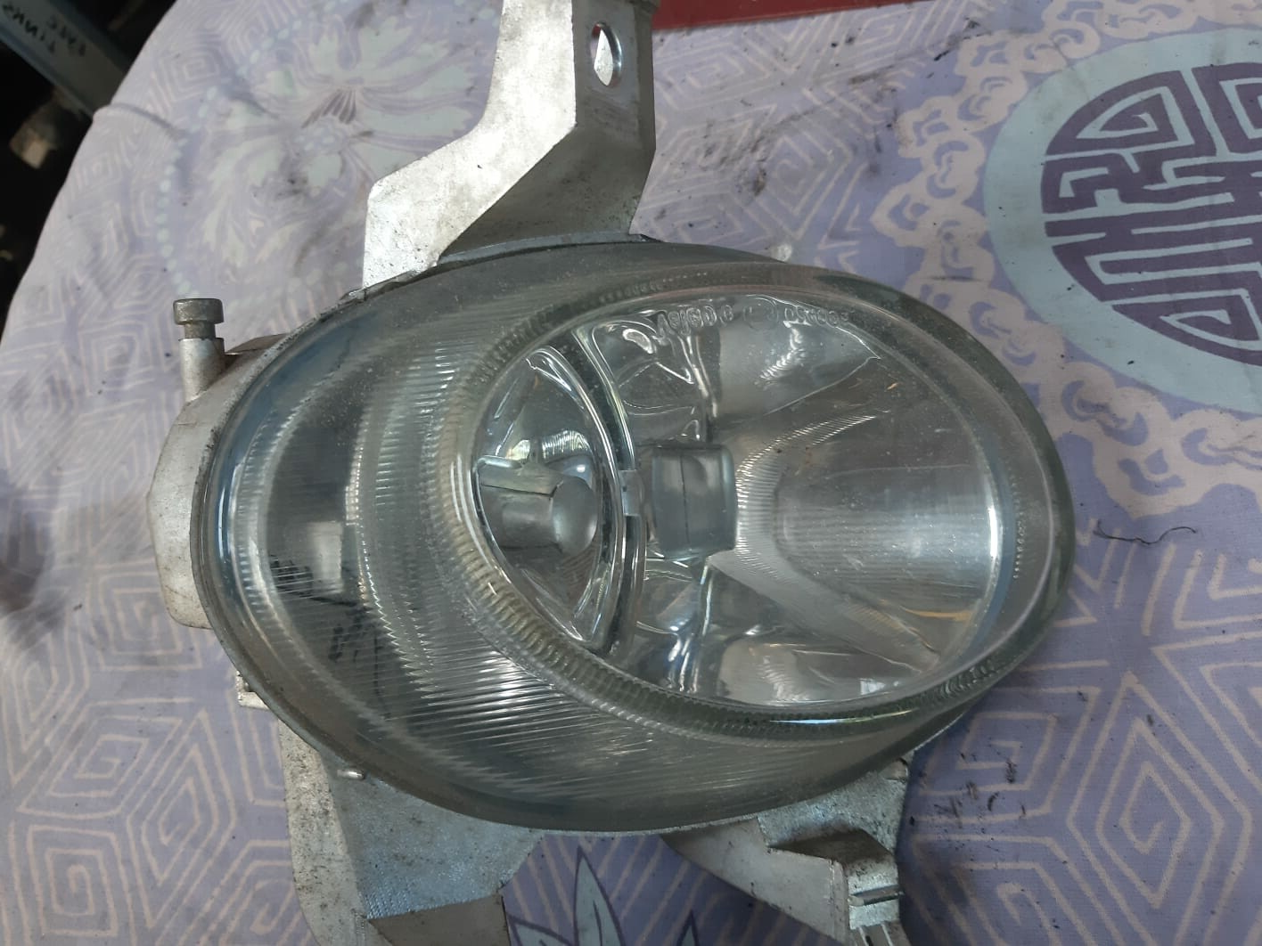 Peugeot 206 mistlamp plat links