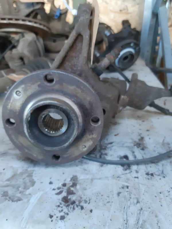 Peugeot 206 wielnaaf 1.6 16V Links