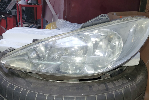 Peugeot206 koplamp Links helder