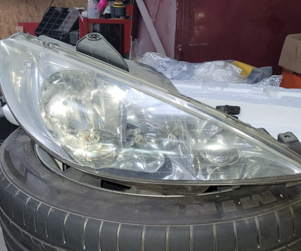 Peugeot206 koplamp rechts helder