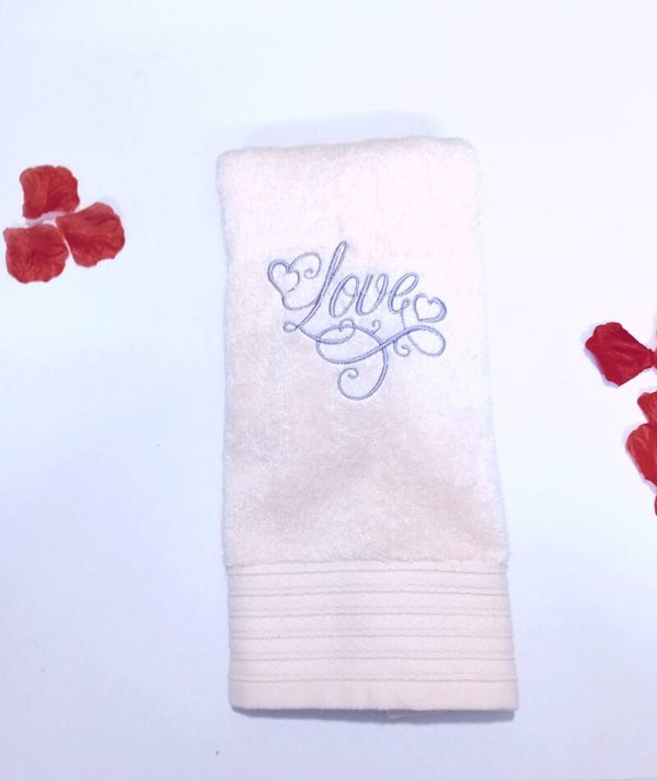 Serviette de toilette brodée