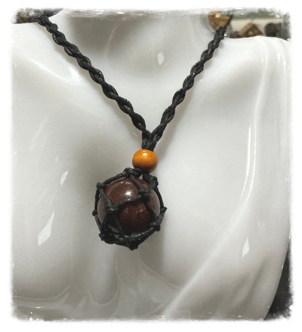 PENDENTIF BILLE MINERALE CALCEDOINE