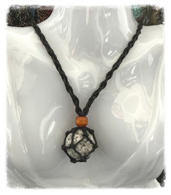 PENDENTIF MINERAL JASPE DALMATIEN