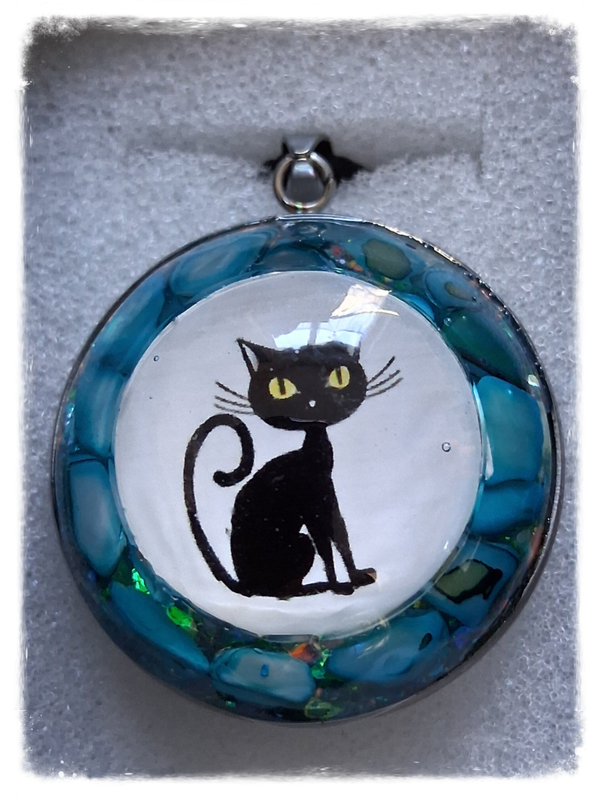 PENDENTIF RESINE CHAT