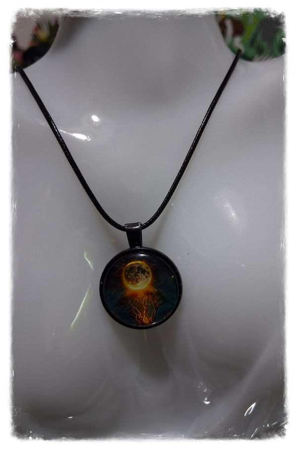 PENDENTIF ARBRE ET LUNE