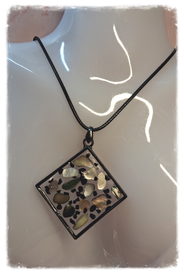 Pendentif en résine