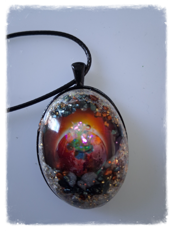 PENDENTIF PLANETE EJECTION CORONAIRE