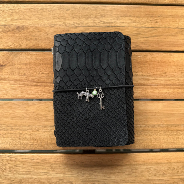 Mon petit carnet cuir suédé impression python noir