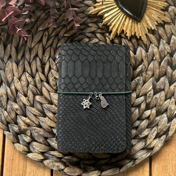 Mon petit carnet cuir suédé impression python noir