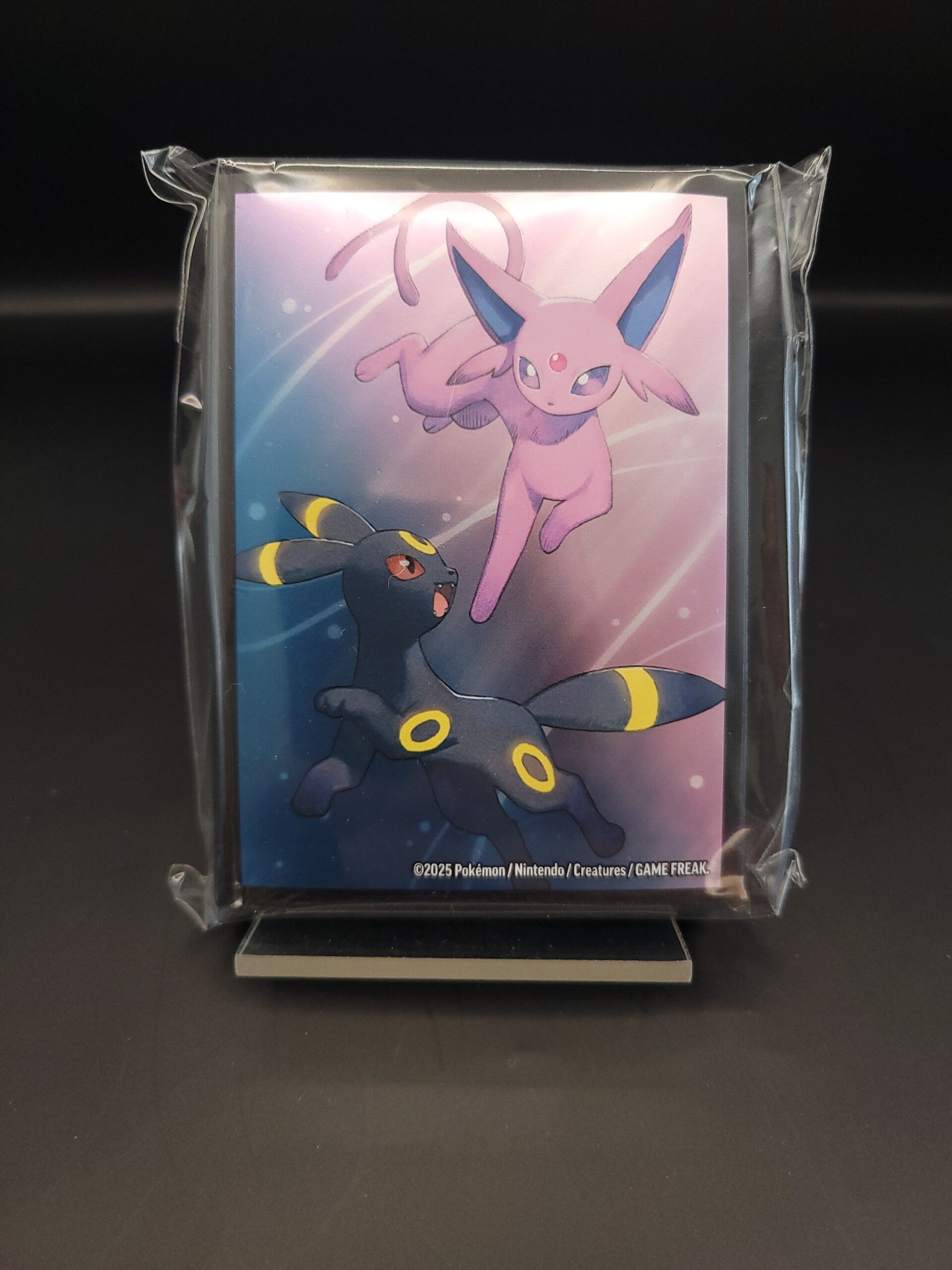 Prismatic Evolutions Sleeves Umbreon & Espeon