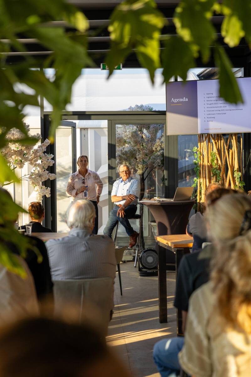 0n3a1174-standard.jpg