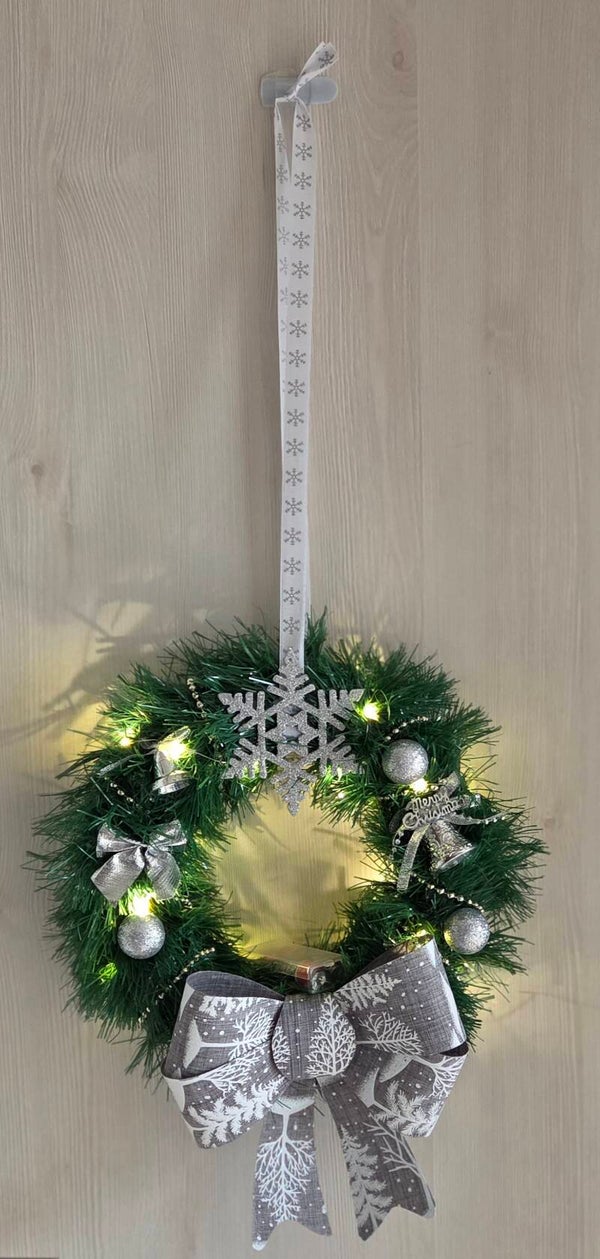 Türkranz in silber mit Licht - Warmweiß