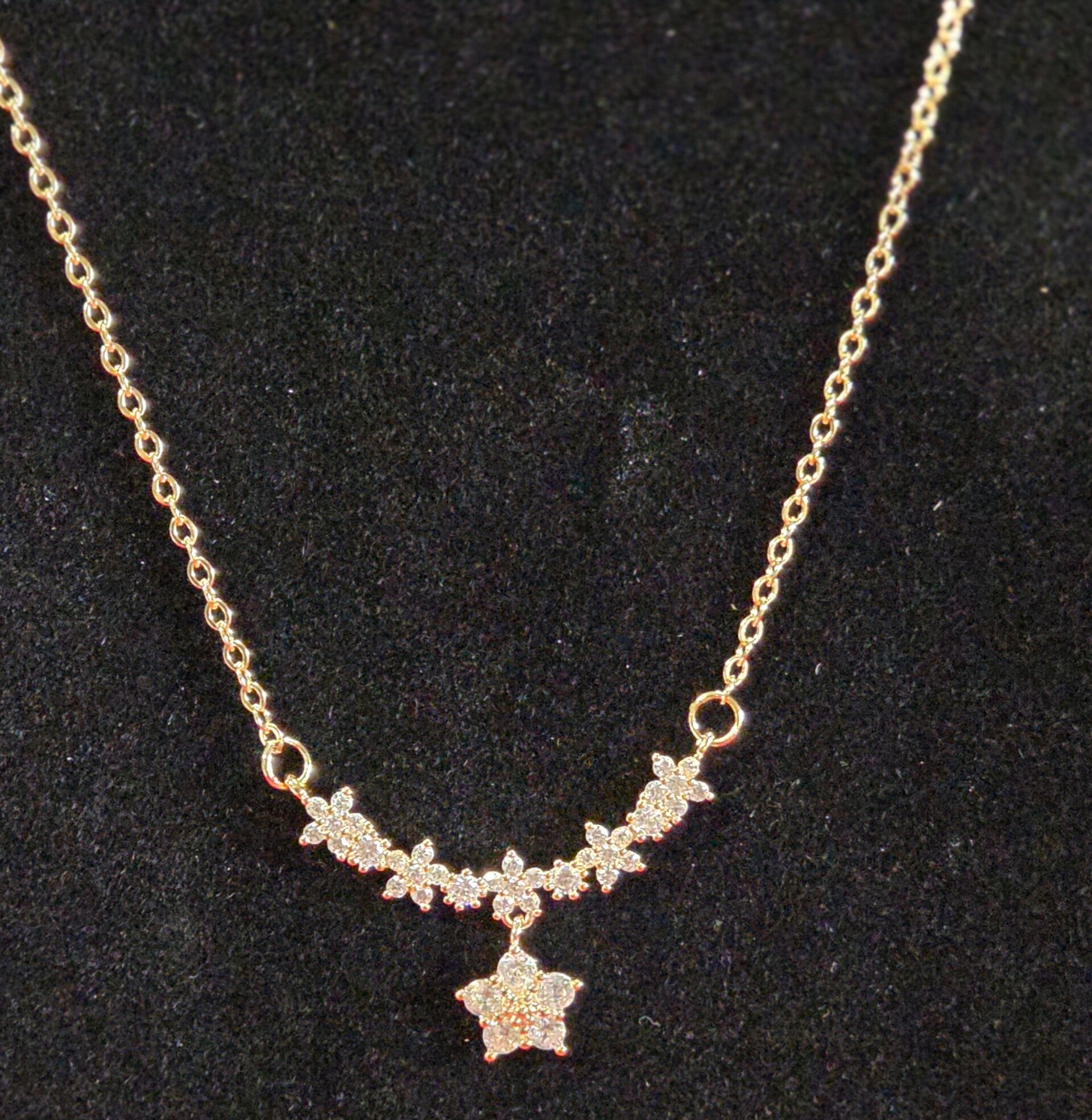 Kette mit Blumen - gold - Titan Stahl