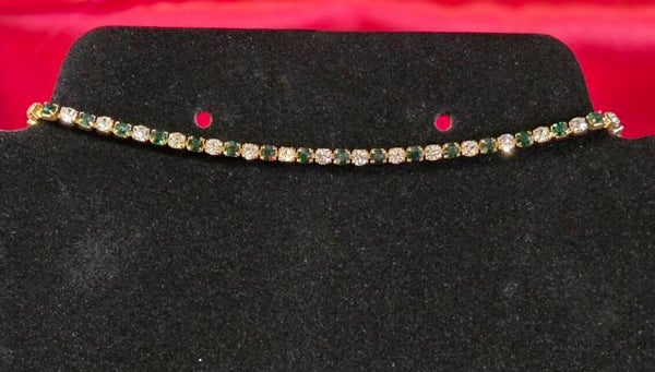 Kette mit weißen/dunkelgrünen Steinen - gold - 304 Edelstahl